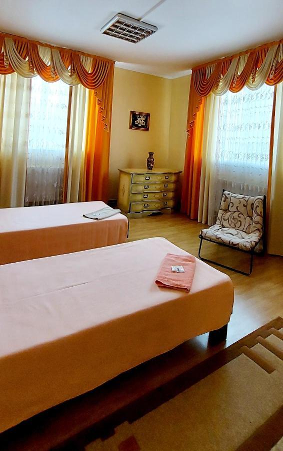 חוסט Hotel Bb Student מראה חיצוני תמונה